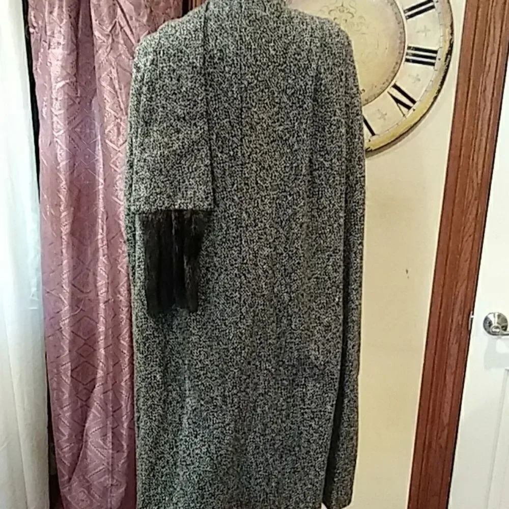 Cape    - Picture 2 of 12